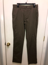 NWT Old Navy Ultimate Straight Built In Flex Pants 31X34 Actual Waist 32&quot; - $16.82