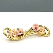 1928 Floral Flourish Bar Brooch, Vintage Romantic Lapel Pin with Bisque Roses - £20.95 GBP