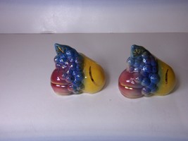 SHAWNEE POTTERY FRUIT DESIGN SALT &amp; PEPPER SHAKERS - £11.80 GBP