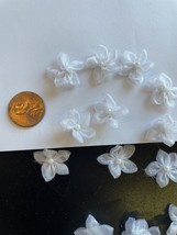 200  white organza daisy flower pearl bead applique 3/4&quot; bridal doll US ... - £10.02 GBP