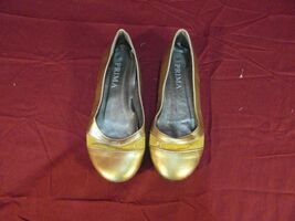 METALLIC GOLD FLAT SHOES WOMEN&#39;S sz UNKNOWN NM13089 - $12.66