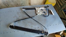 2000 - 2002 MERCEDES BENZ S CLASS FRONT LEFT WINDOW REGULATOR K7084 - $92.00