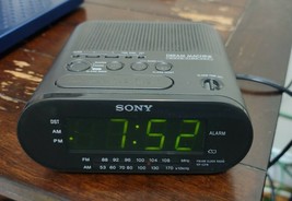 Sony Dream Machine ~ Digital Clock Alarm &amp; Radio  ICF-C218 Vintage GREAT - £7.23 GBP