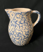 Vintage Robinson Ransbottom Blue &amp; White Spongeware 1 Qt Pitcher Roseville Ohio - £19.98 GBP