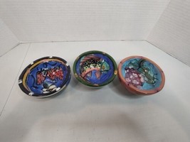 Set Of 3 Ceramic Hand Painted Condiment Spice Salt Bowls Signed 3.5&quot; Fis... - £14.66 GBP