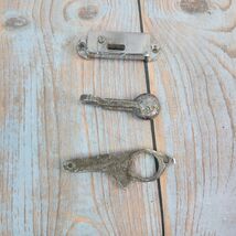 Jaguar XK150 420 LH Driver Quarter Window Light Catch Assembly Latch 3pc... - $56.71 CAD