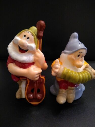 DISNEYLAND SNOW WHITE~BASHFUL &amp; DOC~7 DWARFS SALT &amp; PEPPER SHAKER SET~UN... - $16.79
