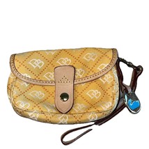 Dooney &amp; Bourke Classic DB Signature Wristlet Yellow Orange Leather Wall... - €19,78 EUR