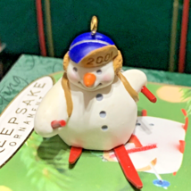 Hallmark 2001 Holiday Flurries  Miniature Ornament No. 3 - $8.79