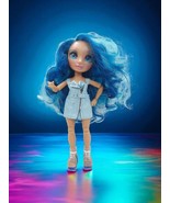 Rainbow High - Skyler Bradshaw - Posable Blue Hair Fashion Doll Preowned  - $331.60 MXN