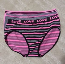 Ladies 2X Lot Of 3 Tagless Colorful Bikini Panties Asst Color Love Theme NWT - £9.95 GBP