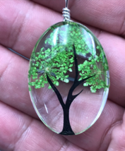 Oval Glass Pendant Tall Tree w/ Green Leaves &amp; Black Faux Leather Necklace 16&quot; - £9.31 GBP