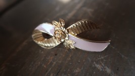 Gold Tone Pink Enamel AVON Breast Cancer Ribbon Pin 5.2cm - £9.49 GBP