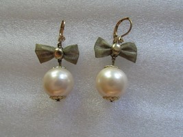 Betsey Johnson Earrings Faux Pearl Mesh Bow Crystal NEW - £27.40 GBP