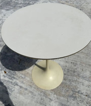 Early KNOLL ASSOCIATES White Tulip Table Mid Century Modern - $899.99