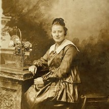 1917 RPPC Young Woman Roses Renslers Studio Cincinnati Real Photo Postcard AZO - £28.98 GBP