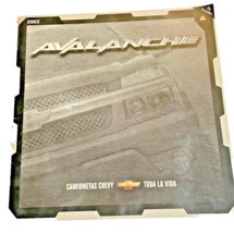 Brochure 2002 Chevrolet Avalanche Truck 34-page Sales Catalog Espanol Sp... - $12.07