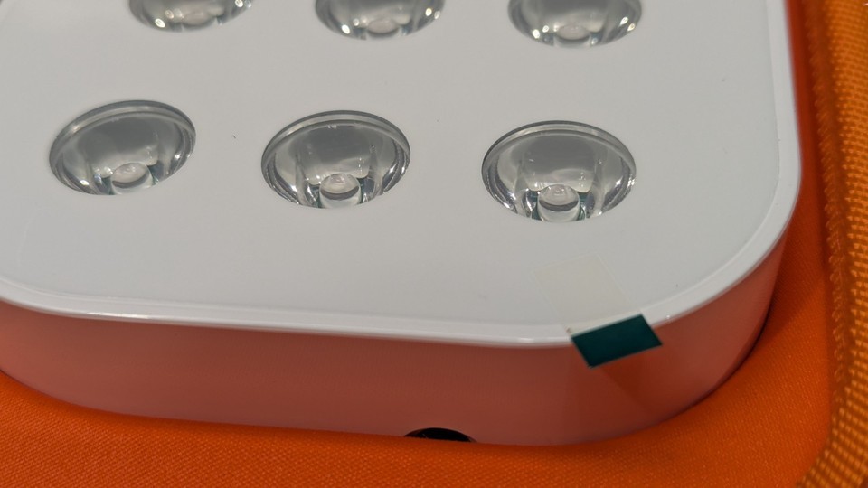 New/Open Box Lumebox (LB-001A)  Red Light Therapy Device with Case Item image 10