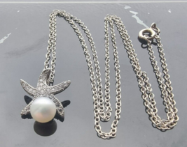 Vintage 925 Sterling Silver Freshwater Pearl Starfish Sparkling Stones Necklace - $38.61