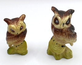 Miniature Great Horned Owls Perched on Stumps Plastic Figurines Set of 2 Vintage - £7.90 GBP