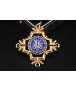 Vintage Pierre Balmain Paris Gold-Tone Enamel Pendant – Regal Bee Motif  - $2,734.58 MXN