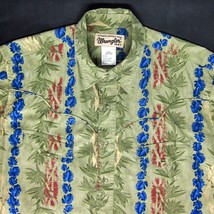 WRANGLER 1947 Men&#39;s (M) Hawaiian Aloha Button-Up Graphic Floral Shirt Pearl Snap - £30.46 GBP