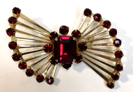 Vintage Art Deco Signed Coro Red Glass Rhinestone &amp; Gold Tone Brooch 1950s - £51.83 GBP