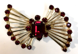 Vintage Art Deco Signed Coro Red Glass Rhinestone &amp; Gold Tone Brooch 1950s - £52.26 GBP