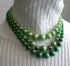 Elegant Shades of Green Faux Pearl &amp; Black Glass 3-Strand Necklace 1960s vintage - £14.33 GBP