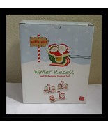 North Pole Winter Recess Salt &amp; Pepper Set by Russ Berrie Santa &amp; Mrs. C... - $376.79 MXN