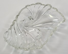 *MM) Vintage Clear Glass Floral Leaf Scalloped Candy Dish Bowl - $14.84