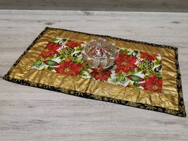 Quilted Christmas Table Runner, Gold Metallic Fabric, Cotton Green Red - £39.26 GBP