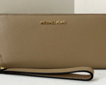 New Michael Kors Jet Set Large Travel Continental Wallet Leather Camel - $75.91