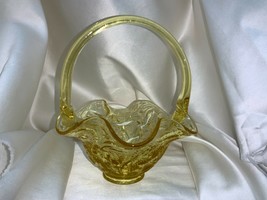 Vintage Fenton Art Glass Topaz Yellow Strawberry Basket - £39.07 GBP