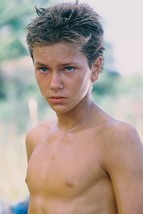 River Phoenix As Charlie Fox In The Mosquito Coast 11x17 Mini Poster - $17.99