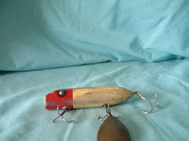 VINTAGE FISHING LURE WOODEN SOUTH BEND BASS ORENO WHITE RED HEAD METAL EYES - £18.33 GBP