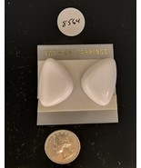 Vintage White Clip On Earrings Original Card Never Used Fashion Earrings - £14.83 GBP