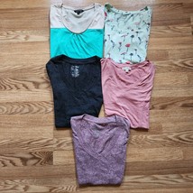 Top Lot 5 Pullover Tops Junior Shirt Size Medium Short Sleeves V-Neck &amp; Scoop - $10.00