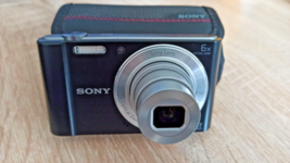 Fotocamera digitale Sony Cyber-shot DSC-W810 20,1 megapixel funziona - £101.56 GBP