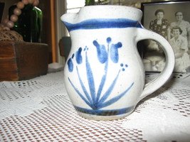 Creamer / Small Pitcher-Whynot, NC Pottery-Gray with Navy-Floral-4&quot; tall... - $150.16 MXN