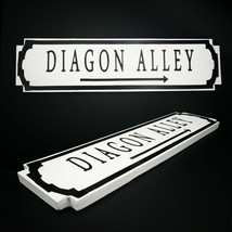 Diagon Alley - Wood - Hogwarts Sign - $376.34 MXN