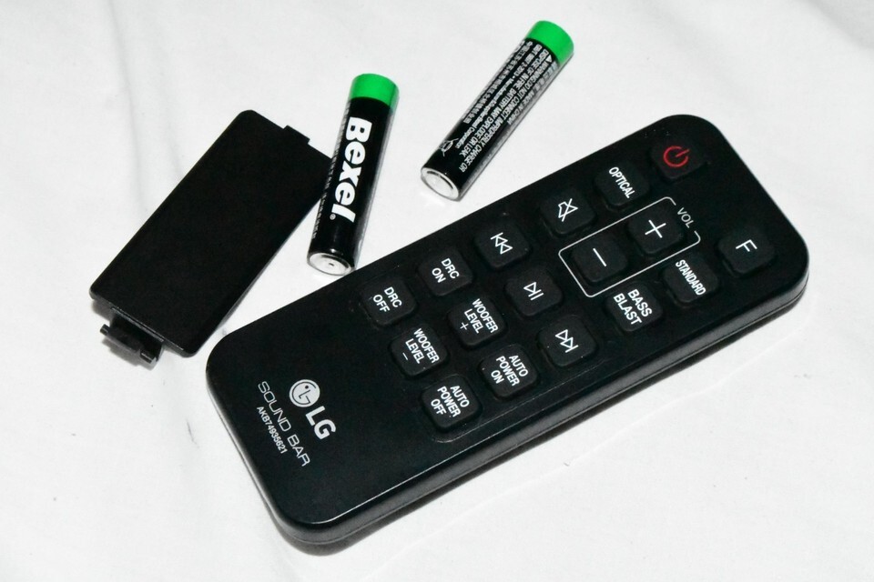 LG AKB74935621 SOUND BAR REMOTE TESTED W BATTERIES GENUINE - $15.30