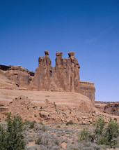 Three Gossips sandstone tower in Arches National Park in Utah Photo Print - £7.04 GBP+