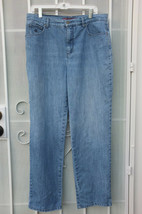 GLORIA VANDERBILT ~ Sz 12 ~ Straight Stretch Jeans Inseam 31&quot; ~ SHIPS FREE - £15.71 GBP