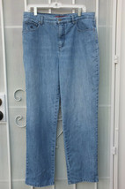 Gloria Vanderbilt ~ Sz 12 ~ Straight Stretch Jeans Inseam 31&quot; ~ Ships Free - $19.99