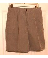 CLAIBORNE NWT MENS Brown Khaki Beige Pleated Relax Casual Dress Shorts 3... - €7,40 EUR