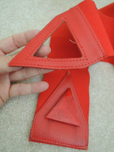 Ladies Belt Size M Red Stretch Leather + Plastic Triangle Closure $45 Value NWOT - £8.59 GBP