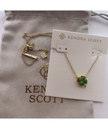 ☘️✨Kendra Scott Clover Gold Short Pendant Necklace New ✨ - $1,208.57 MXN