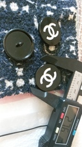 Chanel Button Metal 28 mm B&amp;W - £15.95 GBP