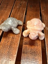 Lot of 2 Small Carved Pale Yellow &amp; Green Stone Turtle Tortoise Figurines – - £8.43 GBP